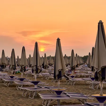 Family Fun By Sea And Pool Bibione